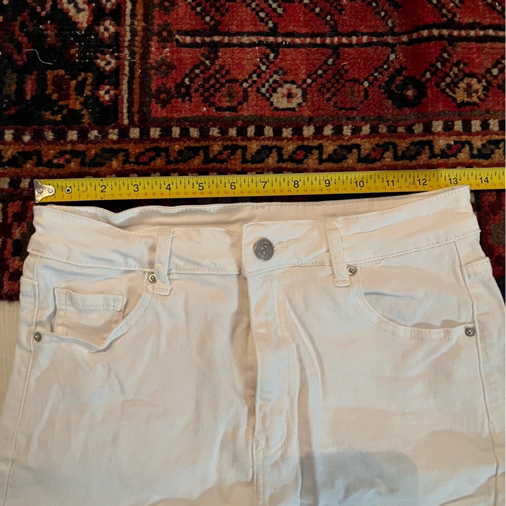 White jean shorts - Picture 3 of 6